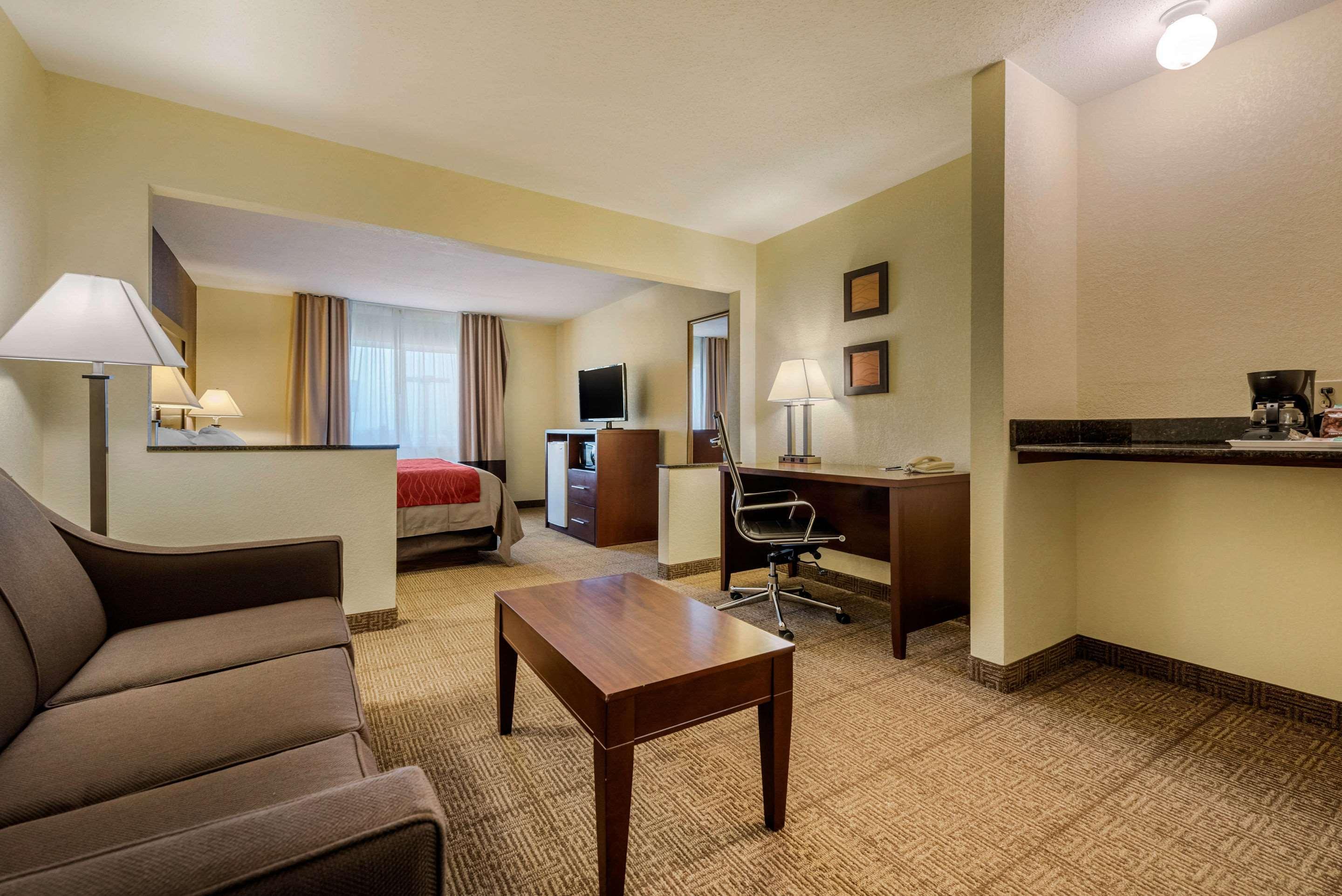 Comfort Inn Warren I-69 Exterior photo